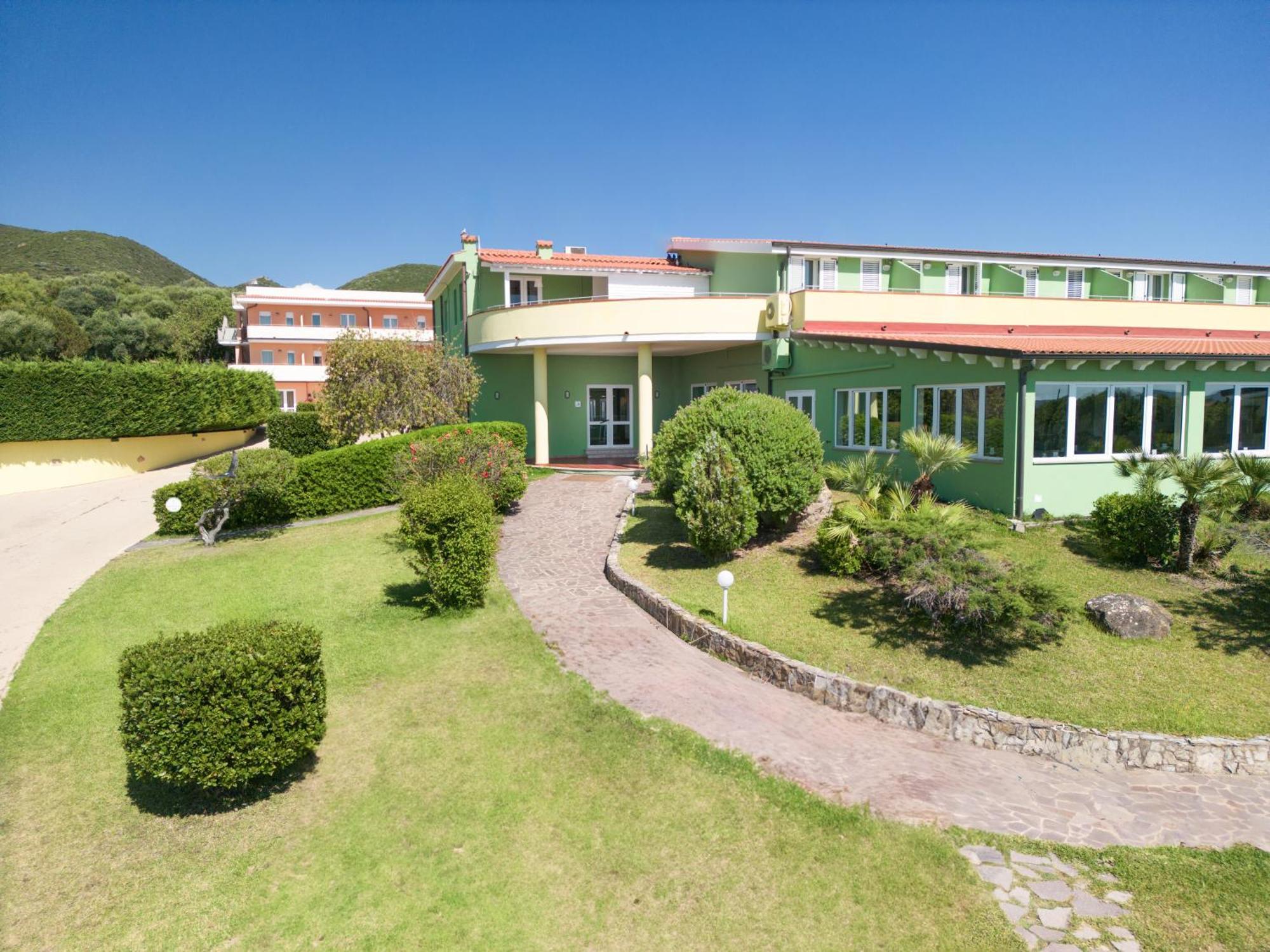 Lu' Hotel Porto Pino Hotel