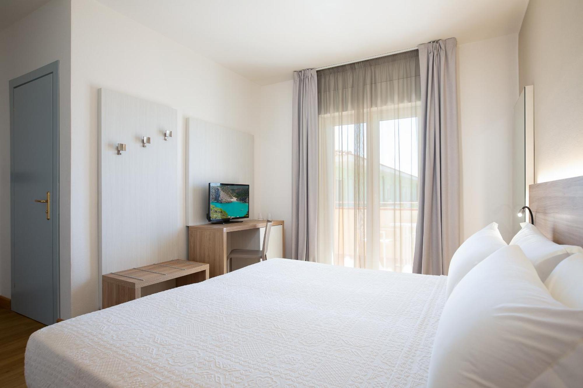 Lu' Hotel Porto Pino SantʼAnna Arresi