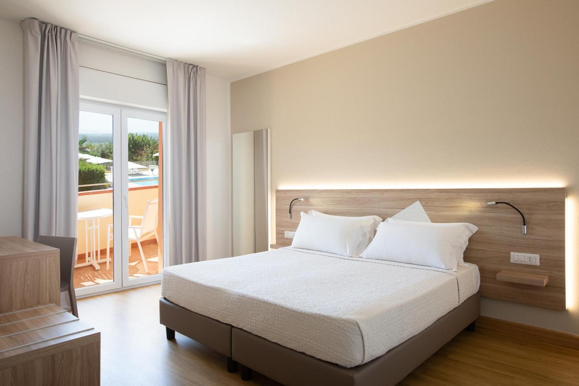 Hotel Lu' Hotel Porto Pino 4*