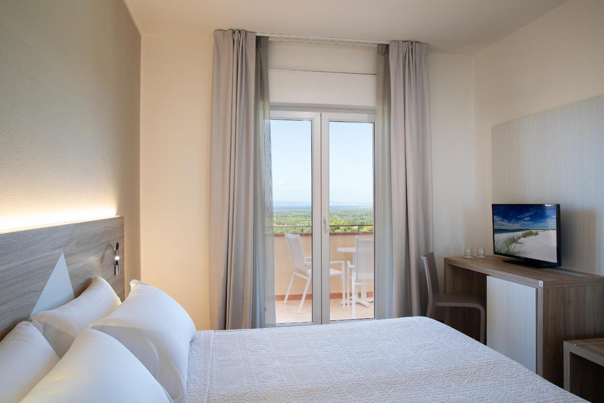 Hotel Lu' Hotel Porto Pino SantʼAnna Arresi