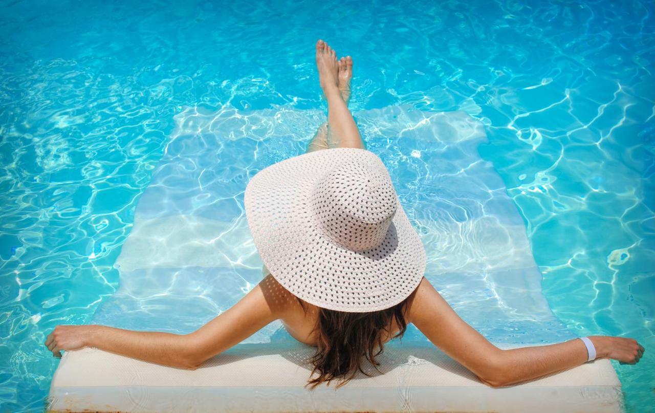 Lu' Porto Pino Hotel 4*