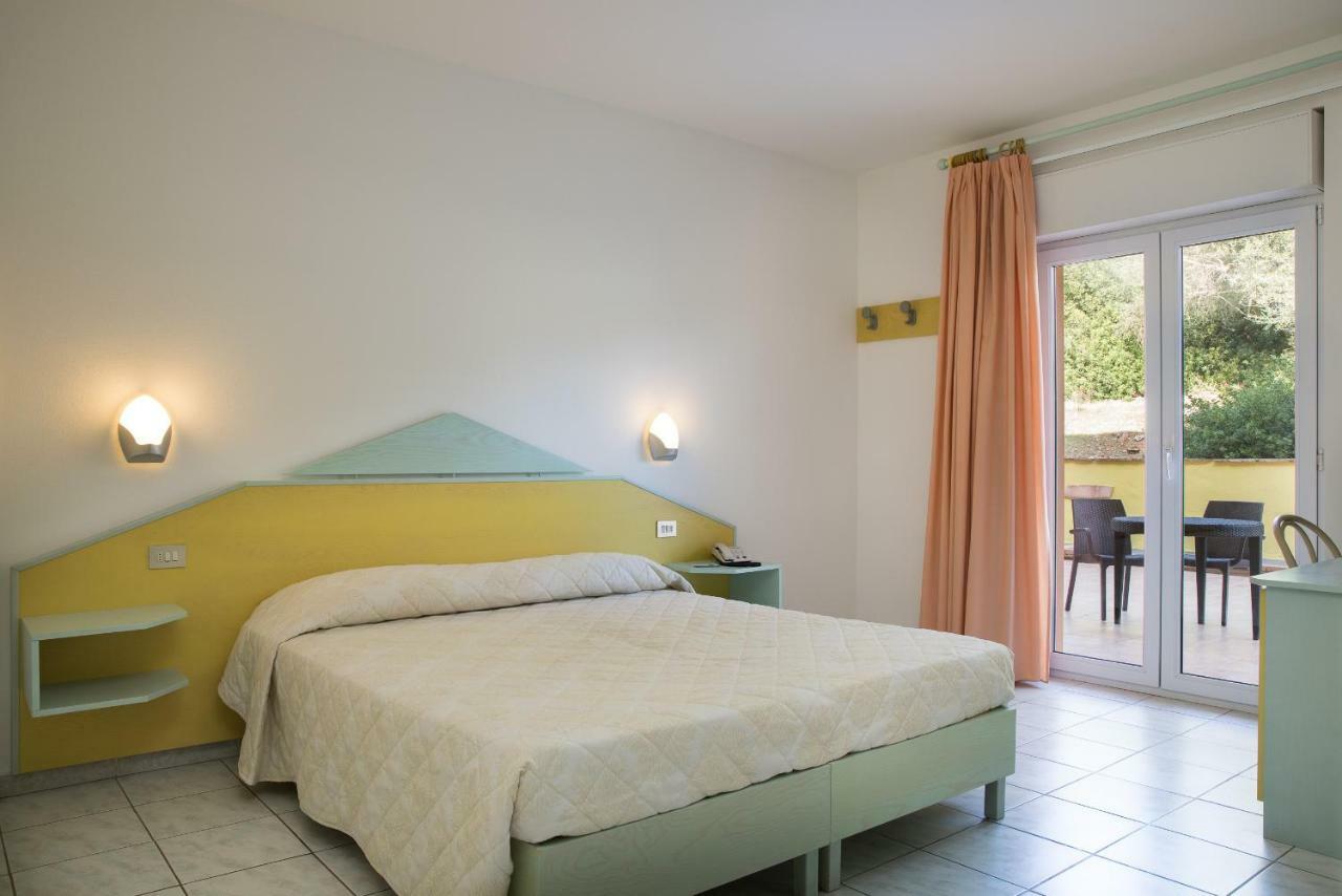 Lu' Porto Pino 4* SantʼAnna Arresi