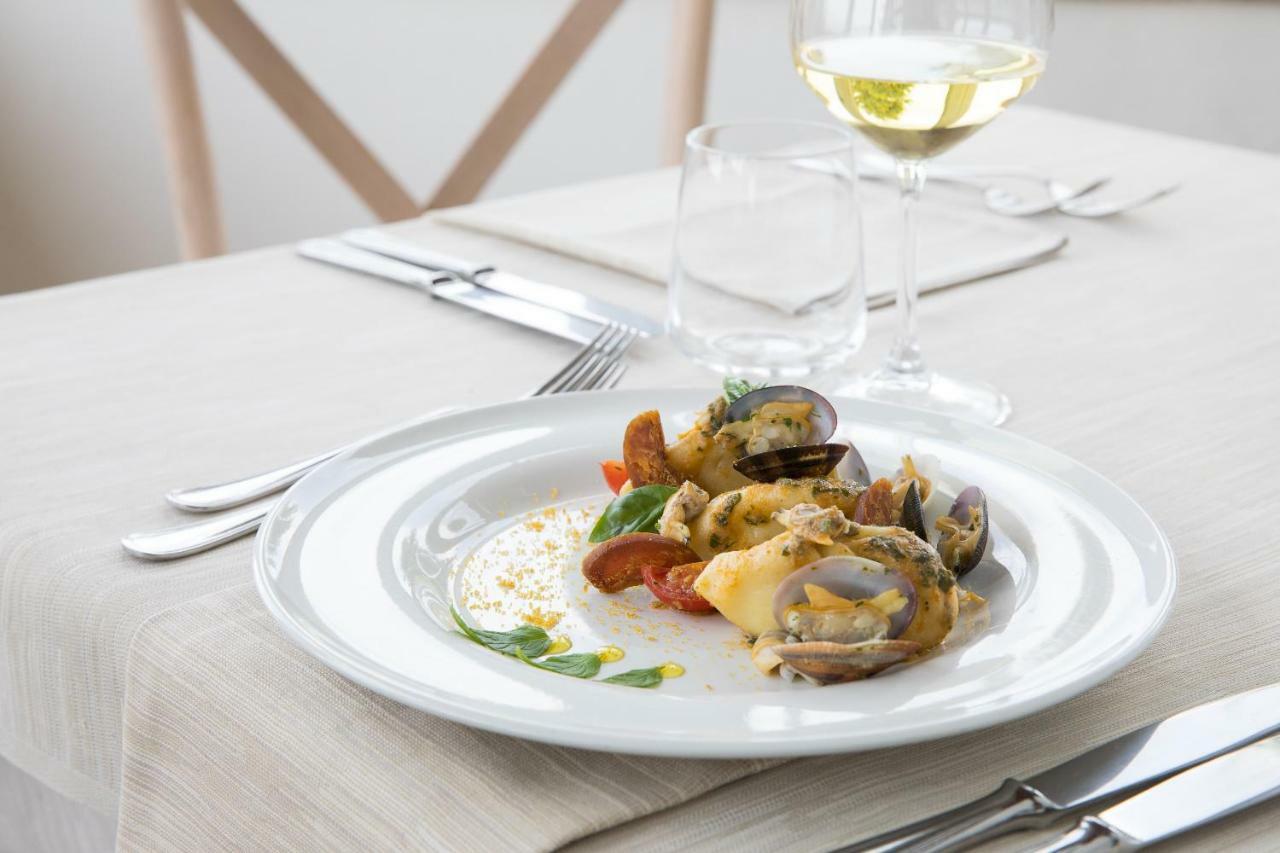 Lu' Hotel Porto Pino SantʼAnna Arresi